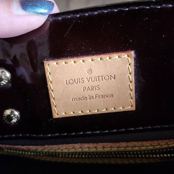 Louis Vuitton Reade PM Vernis Amarante - Picture 10 of 14